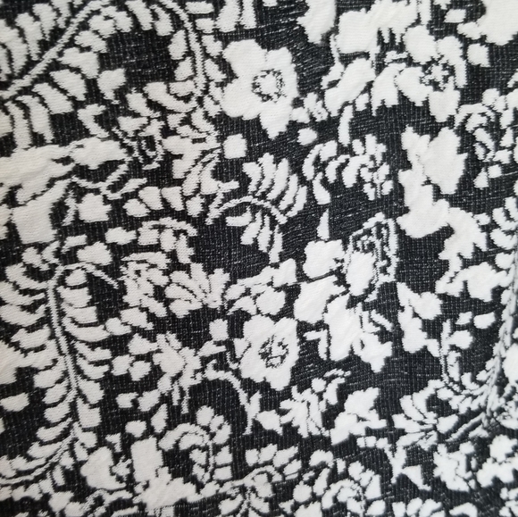 Sleeveless dress. - Picture 4 of 6